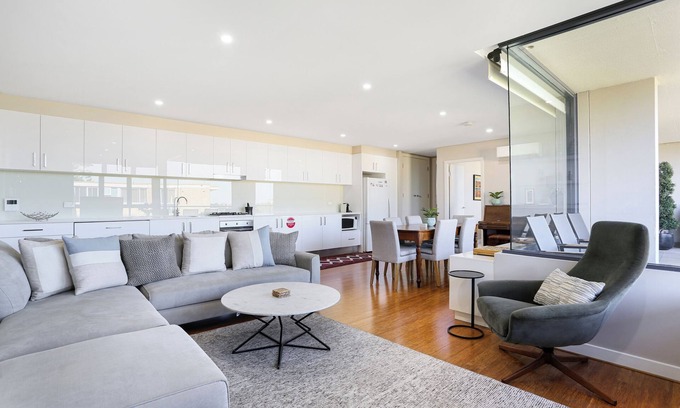 Waverton Apartment | Spacious 2BR luxe Waverton Village apartment w/harbour glimpses