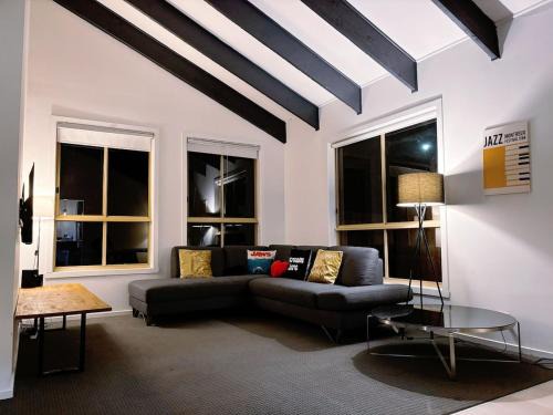 Werribee House | Spacious 3-Bed Home in Werribee!
