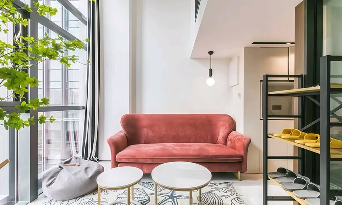 Pudong Apartment | Spacious 3-bedroom Loft apartment with WiFi, AC in heart of Shanghai riverview