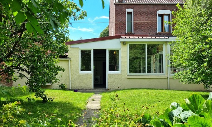 Cambrai Apartment | Spacious 3-Bedroom Cottage with Garden & Garage near Cambrai Center