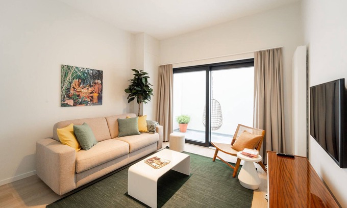 Berchem House | Spacious 3-Bedroom Home in Berchem -Sleeps 8!