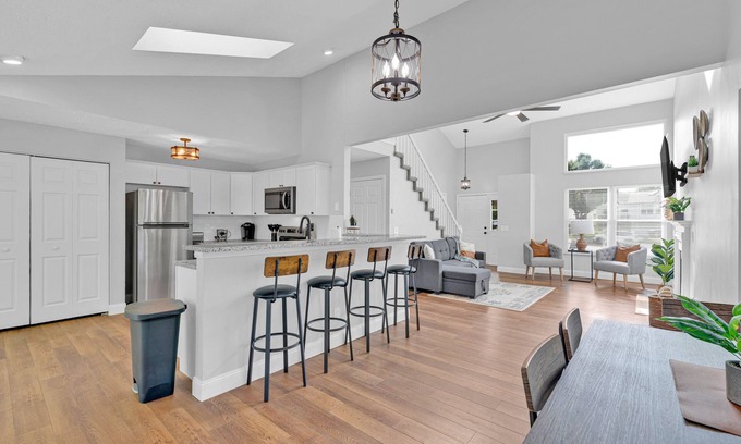 O'Fallon House | Spacious, 3 bedroom home, finished basement on quiet court