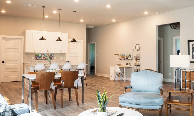 Kyle House | Spacious 3-Bedroom Home with Comfort & Convenience - Family Friendly
