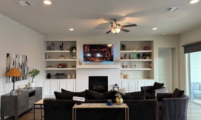 Austin House | Spacious 3-Bedroom Retreat in SE Austin