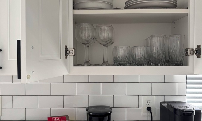 Ampere House | Spacious 3-bedroom Rooftop Home with Free Parkin/25mins to NYC/8mins to EWR