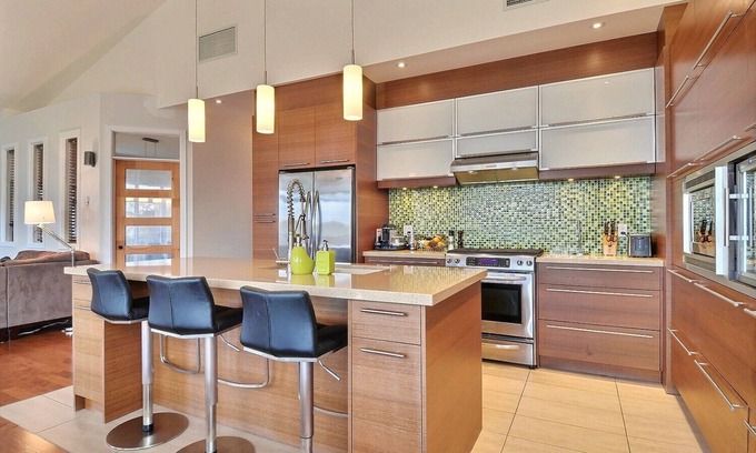 Sainte Genevieve Apartment | Spacious 3 bedrooms apartment, river view!