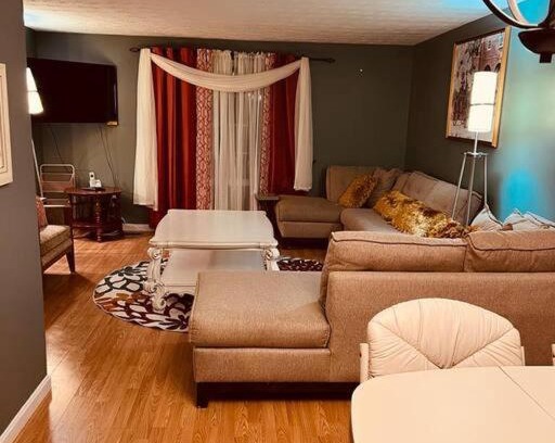 Herndon Villa | Spacious 3Br 2Bth by Dulles Airport, Reston Metro, INOVA and close to Washington DC