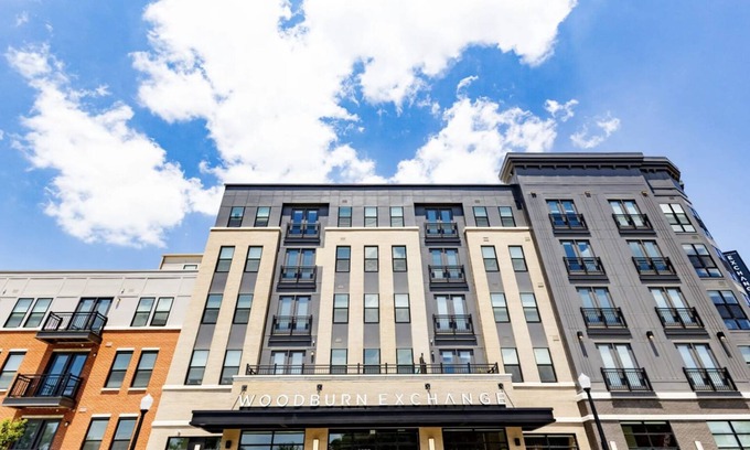 East Walnut HIlls Apartment | Spacious 3BR/3BA Suites Near Downtown Cincinnati