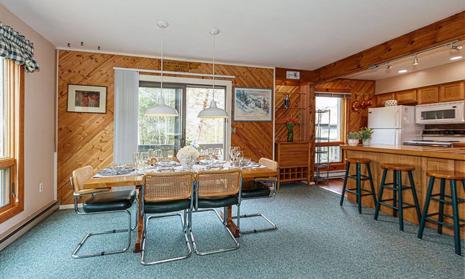 Hunter Ski Chalet | Spacious 3BR/3BA Upstate Luxury Retreat with Glorious Autumn Scenery