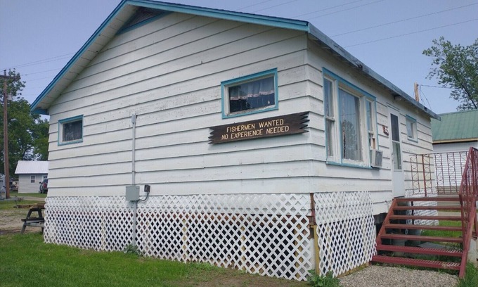 Federal Dam Cabin | Spacious 3br cabin 4 blks from Leech Lake. All appliances and spectacular patio!