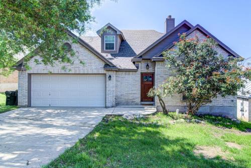 San Marcos House | Spacious 3BR Retreat Close to Downtown & Outlets