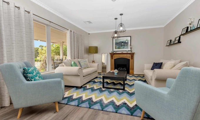 Nuriootpa House | Spacious 4 Bed Home on Vineyard In Barossa Valley