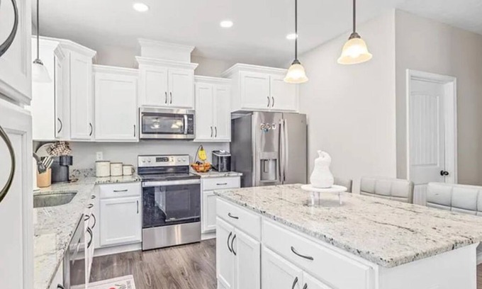 McDonough Other | Spacious 4-bedroom farmhouse minutes from Covington Square, with AC, WiFi
