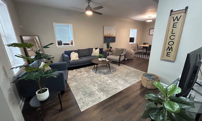 Pendleton Heights House | Spacious 4-bedroom house in Historic neighborhood, Pendleton Heights, WiFi