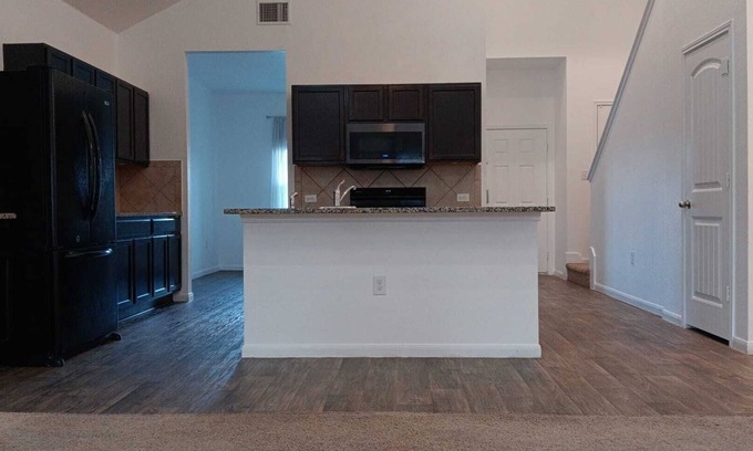 Briarcreek House | Spacious 4-bedroom with simple airbed
