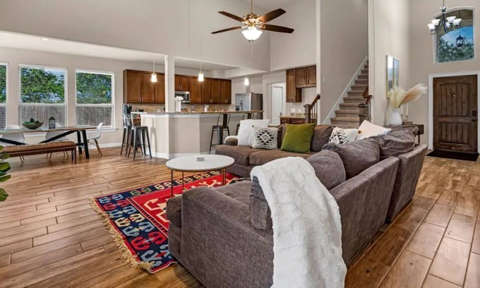 Southeast Houston House | Spacious 4BDR Near MedCenter