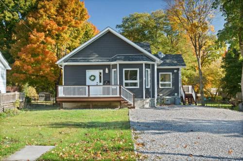 Fenelon Falls House | Spacious 4Bdrm Home | Patio, BBQ, Walk to Lake