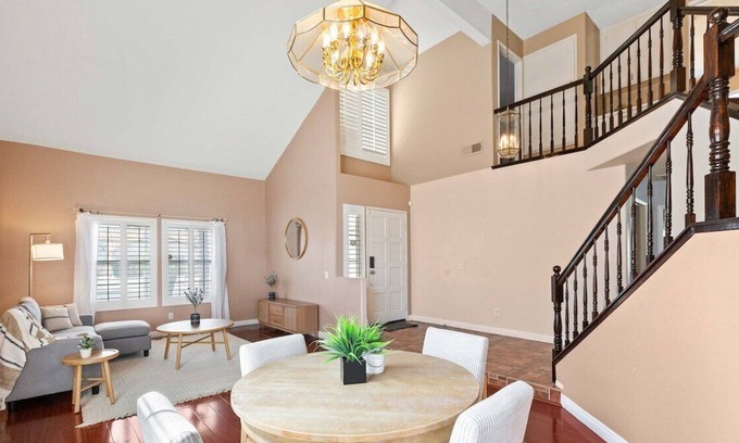 Riverside House | Spacious 4BR/3BA Entire Home in Riverside