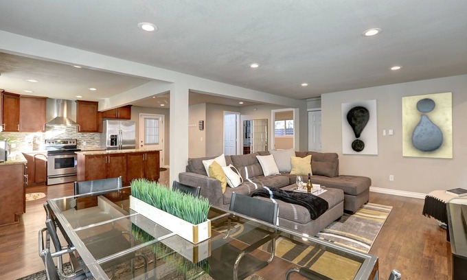 Renton House | Spacious 5 BD/3 BA Home Perfect for Entertaining
