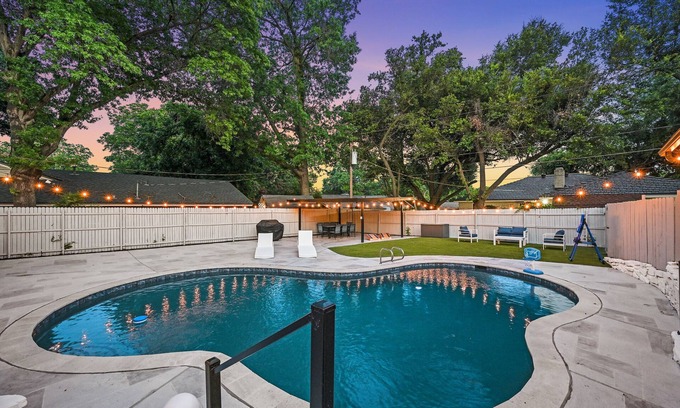 Grand Prairie House | Spacious 5-bedroom w/Pool, in Grand Prairie near AT&T Stadium
