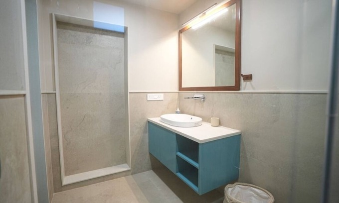 Jaipur Apartment | Spacious 5-bedroom apartment with WiFi, AC in marvelous Jaipur