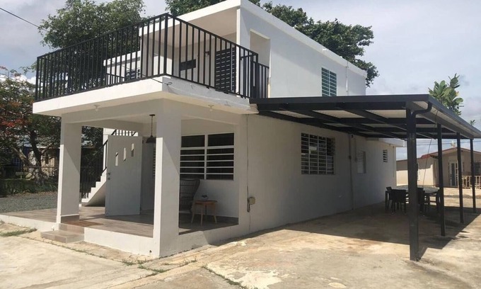 El Combate House | Spacious 5-bedroom beach house with Private Pool in charming Combate