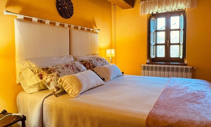 Riotuerto Cottage | Spacious 5-bedroom cottage in wonderful Riotuerto with WiFi