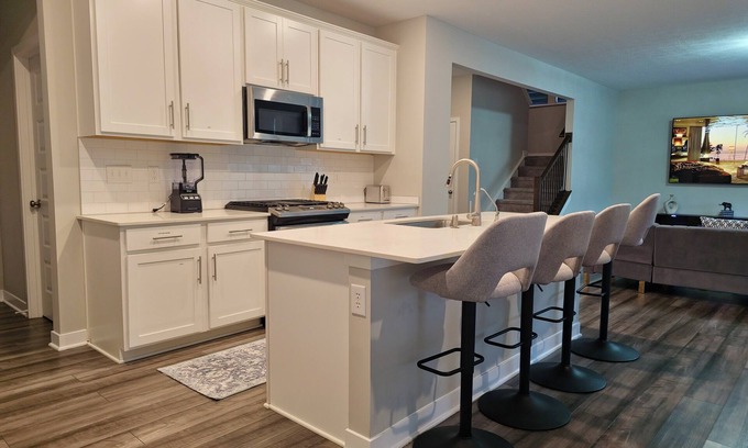 Brownsburg House | Spacious 5-bedroom house with WiFi, AC in charming Brownsburg