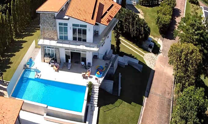 Punta Barco House | Spacious 5-bedroom house steps from beach in gated community with AC, WiFi