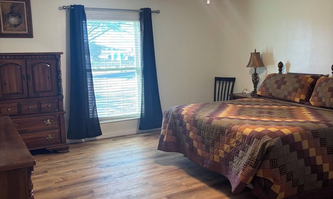 Carlsbad House | Spacious 5-bedroom house with A/C near a couple of national parks
