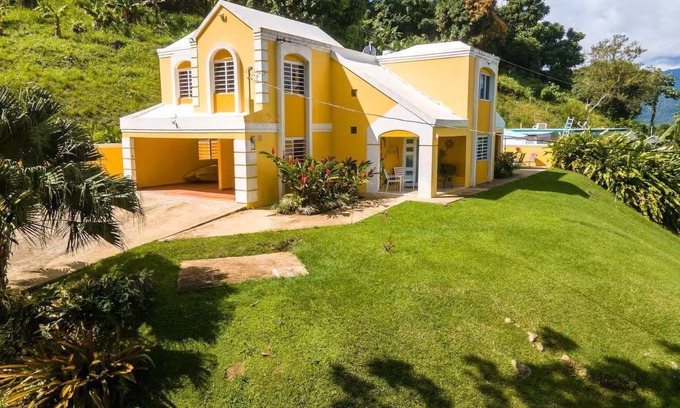 Rio House | Spacious 5-bedroom house views of El Yunque and saltwater spa.
