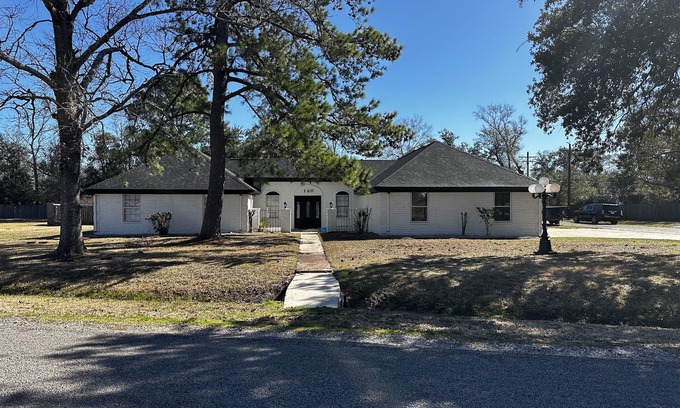 Bridge City House | Spacious 5 bedroom home in Bridge City