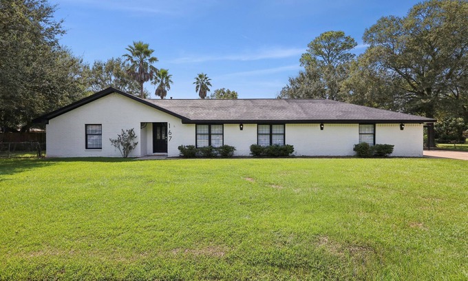 Bridge City House | Spacious 5 bedroom home in Bridge City w/pool