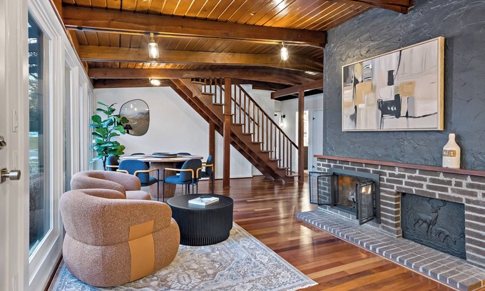 West Falls Church House | Spacious 5-bedroom Falls Church/Merrifield