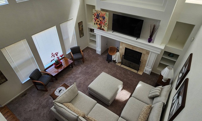Parker House | Spacious 5BR Retreat by Trails Pet-Friendly