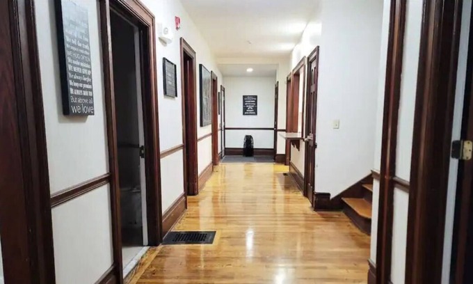 Southside House | Spacious 6 BD Home w/ Ramp/Wi-Fi/ 7 min Downtown