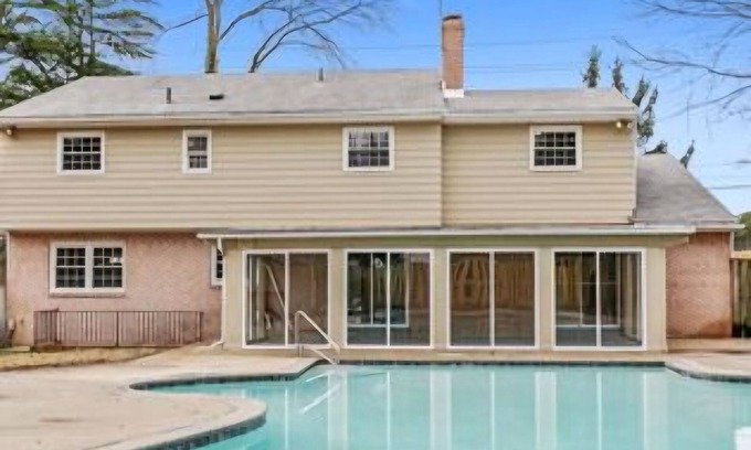 Oxon Hill-Glassmanor House | Spacious 6-bedroom house Minutes From Washington Dc & National Harbor