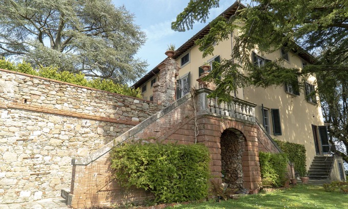 San Gennaro Villa | Spacious 6 Bedroom Tuscan Luxury Villa with Views.