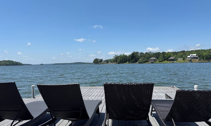 Shady Bay House | Spacious 6BD 4BA Lakehouse. Sleeps 17. Views. Dock. Paddleboards. Screened Porch