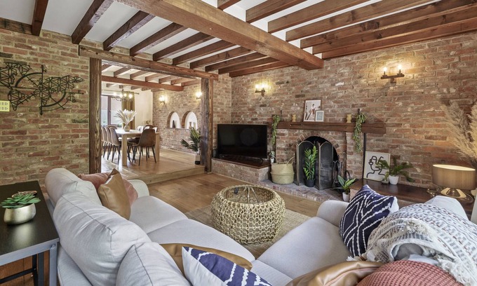 Cambridge House | Spacious 7 bedroom house perfect for large groups