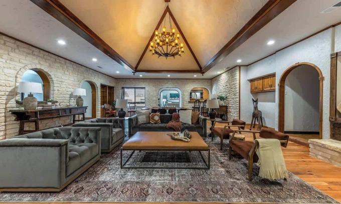Gonzales House | Spacious 90-Acre Ranch, Ideal for Families, Reunions, Events Sleeps 13