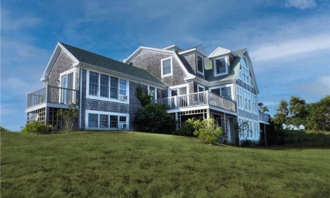 Block Island House | Spacious Air Conditioned Home With Sweeping Ocean Views