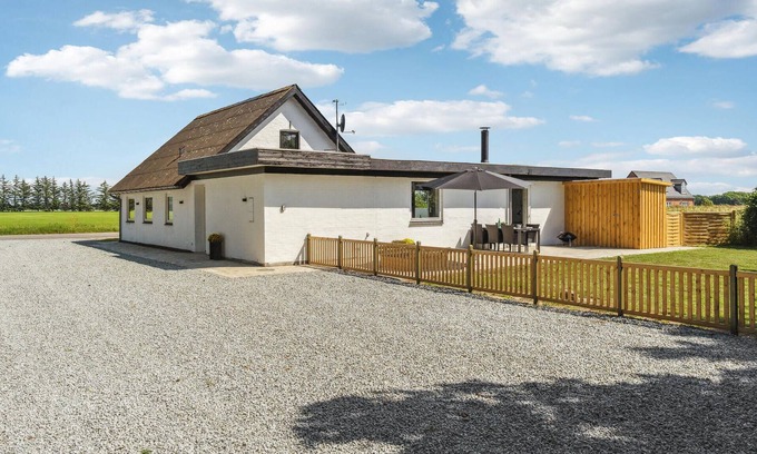 Pandrup House | Spacious and beautiful cottage with many employment opportunities for the whole family.