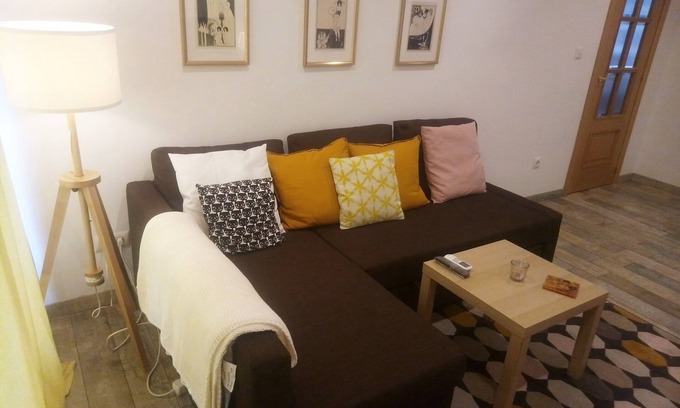 San Diego House | Spacious and brand new apartment one stop from Atocha