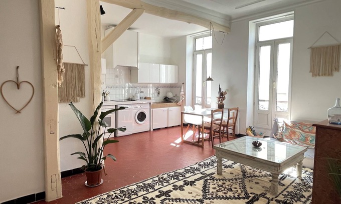 7th Arrondissement Apartment | Spacious and Bright Apartment, Near Vieux Port & Endoume 🌞