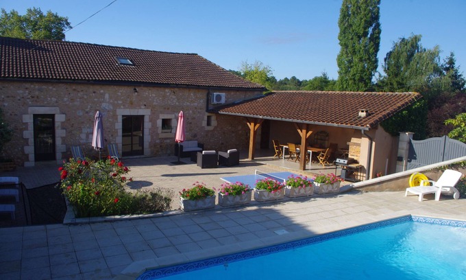 Montagnac-la-Crempse House | Spacious and comfortable country house with private swimming pool (2 to 8 prs)