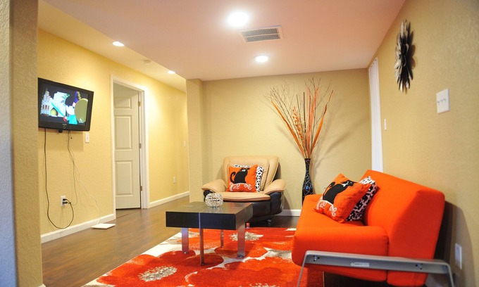 Green Valley Ranch House | Spacious and Cozy walkout Apartment