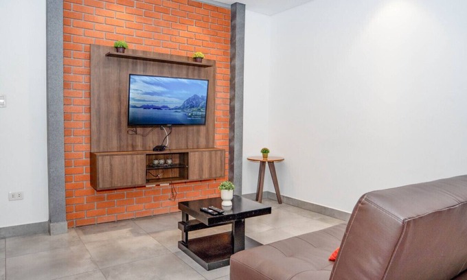 Cochabamba Apartment | Spacious and equipped apartment on the Fidel Anze park