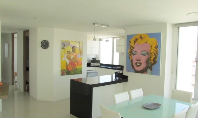 El Laguito Apartment | Spacious And Stylish Oceanfront Apartment