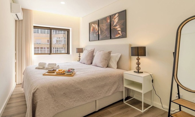Ermesinde Apartment | Spacious and Stylish Flat with Garage by HostWise